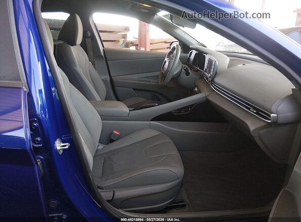 5NPLM4AG0PH092454 2023 HYUNDAI ELANTRA Blue Front interior view