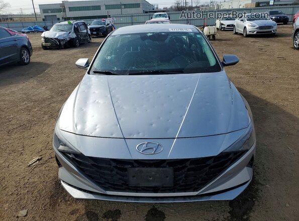 5NPLM4AG1MH006242 2021 HYUNDAI ELANTRA Silver Widok z przodu