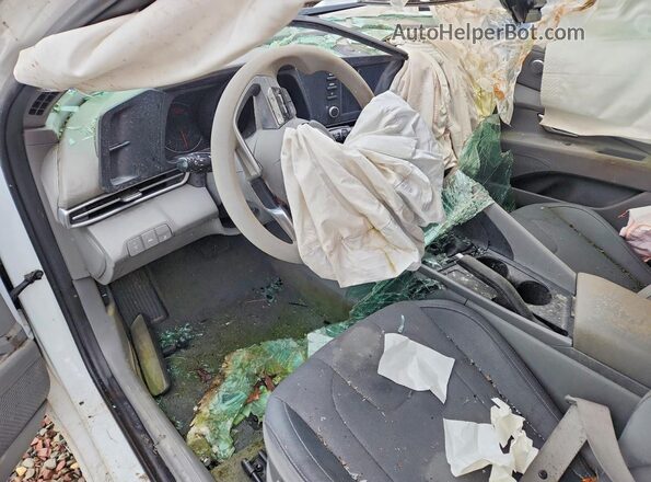 5NPLM4AG1MH012896 2021 HYUNDAI ELANTRA White 
