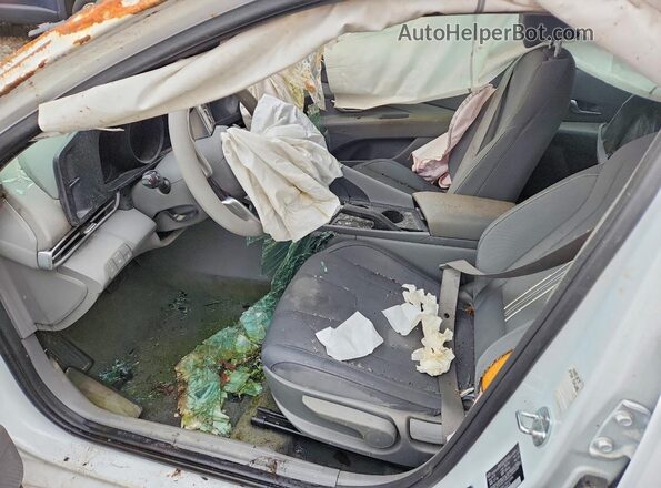 5NPLM4AG1MH012896 2021 HYUNDAI ELANTRA White 