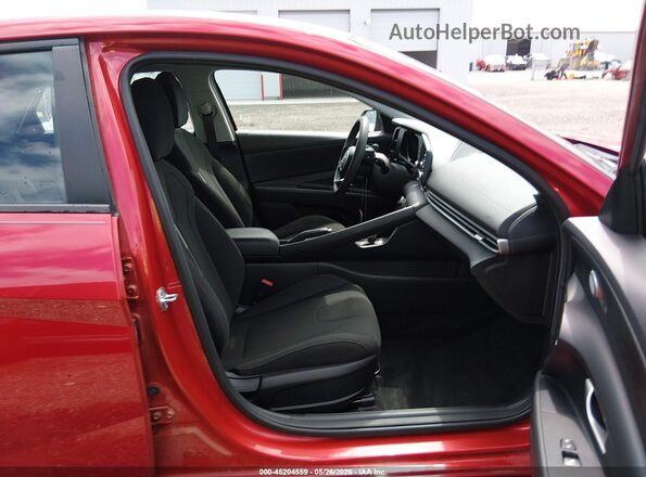 5NPLM4AG1NH066989 2022 HYUNDAI ELANTRA Красный Вид салона спереди