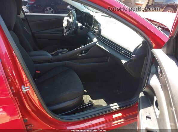 5NPLM4AG2NH084594 2022 HYUNDAI ELANTRA Red Widok wnętrza z przodu