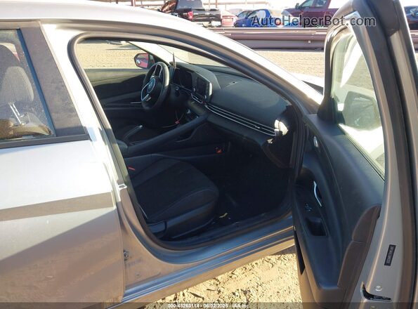 5NPLM4AG3MH032020 2021 HYUNDAI ELANTRA Silver Вид салону спереду