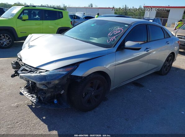 5NPLM4AG3MH035886 2021 HYUNDAI ELANTRA Silver Vista tres cuartos delantera izquierda