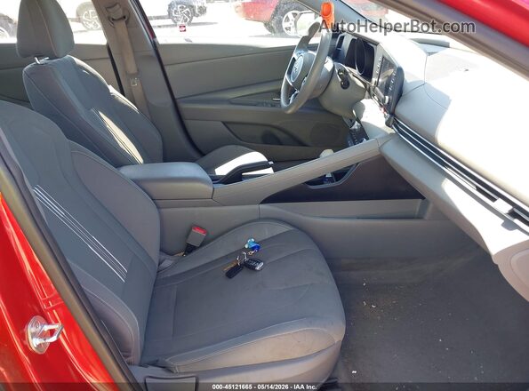 5NPLM4AG4MH045505 2021 HYUNDAI ELANTRA Red Front interior view