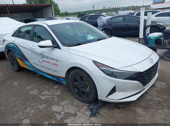 5NPLM4AG4PH102127 2023 HYUNDAI ELANTRA White Vista interior trasera