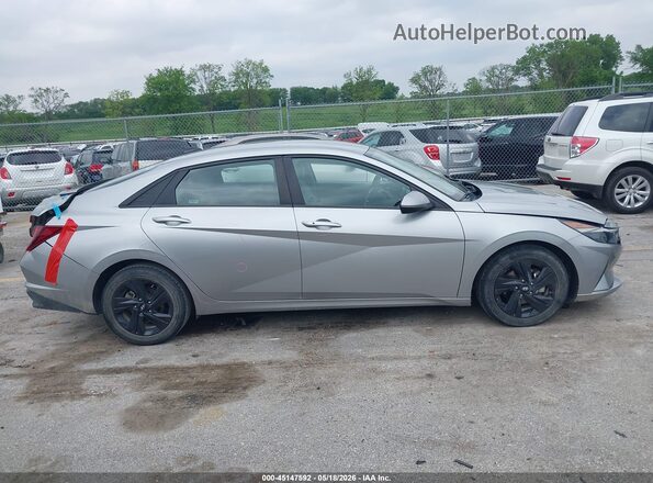 5NPLM4AG5MH029975 2021 HYUNDAI ELANTRA Silver Вид задньої частини салону