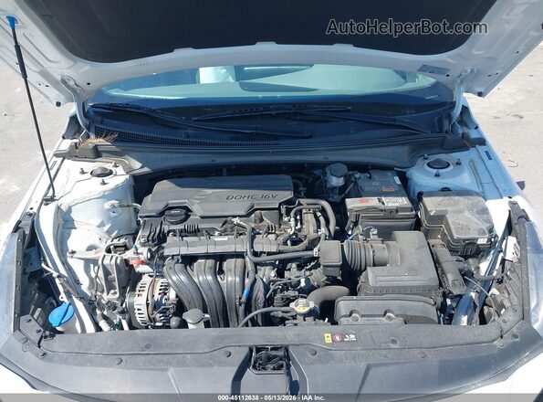 5NPLM4AG5NH072990 2022 HYUNDAI ELANTRA White Հետևի տեսք
