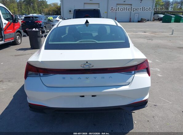 5NPLM4AG5NH072990 2022 HYUNDAI ELANTRA White 