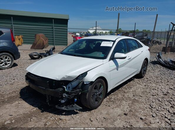 5NPLM4AG6NH074635 2022 HYUNDAI ELANTRA White Przód lewy
