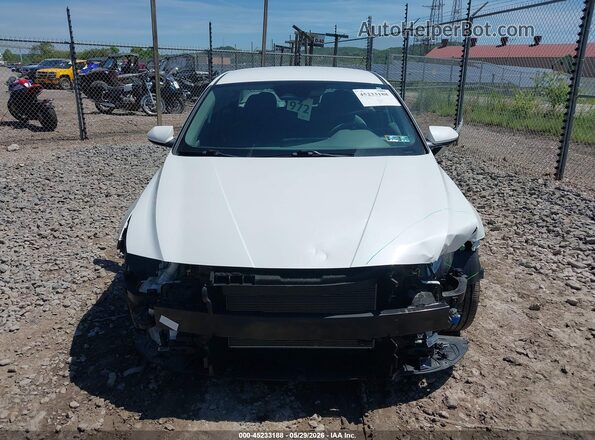 5NPLM4AG6NH074635 2022 HYUNDAI ELANTRA White Widok wnętrza z tyłu