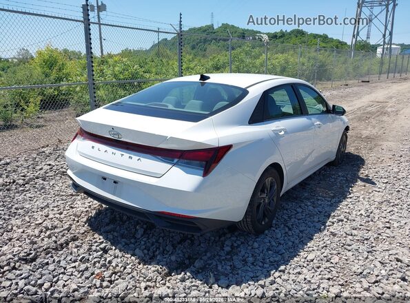 5NPLM4AG6NH074635 2022 HYUNDAI ELANTRA White Tył prawy