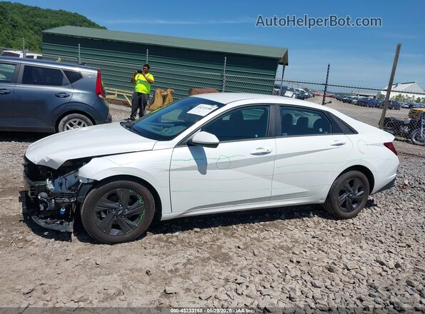 5NPLM4AG6NH074635 2022 HYUNDAI ELANTRA White 