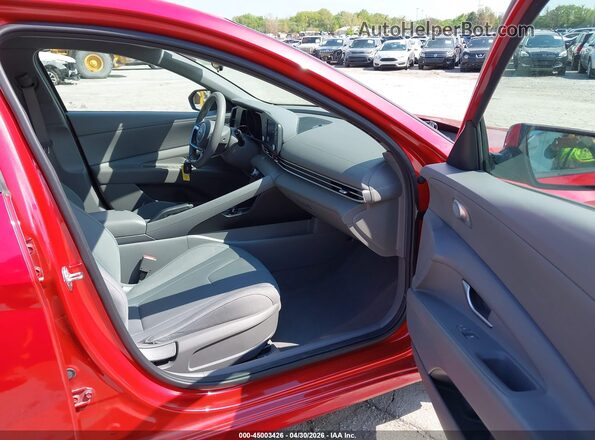 5NPLM4AG6PH089834 2023 HYUNDAI ELANTRA Красный Вид салона спереди