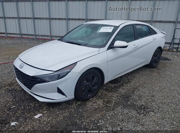 5NPLM4AG8PH102549 2023 HYUNDAI ELANTRA White Vista tres cuartos delantera izquierda