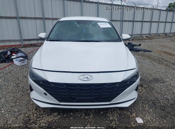 5NPLM4AG8PH102549 2023 HYUNDAI ELANTRA White Vista interior trasera