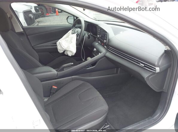 5NPLM4AG9NH053889 2022 HYUNDAI ELANTRA White Front interior view