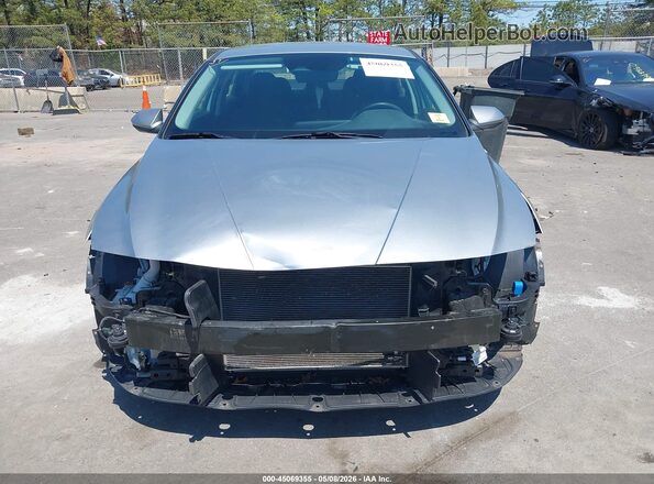 5NPLM4AG9PH098883 2023 HYUNDAI ELANTRA Серебряный Вид спереди