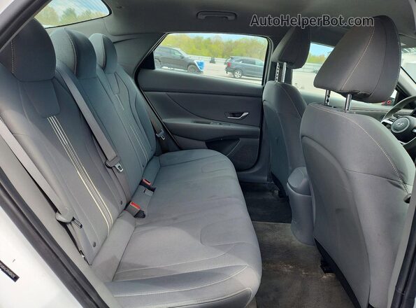 5NPLM4AG9PH104231 2023 HYUNDAI ELANTRA Белый Вид задних сидений