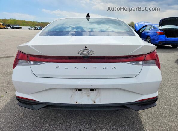5NPLM4AG9PH104231 2023 HYUNDAI ELANTRA Белый Вид сзади