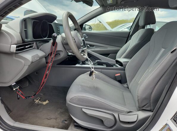 5NPLM4AG9PH104231 2023 HYUNDAI ELANTRA Белый 