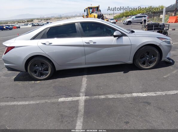 5NPLM4AGXPH089061 2023 HYUNDAI ELANTRA Серебряный Вид задней части салона