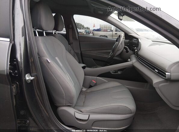 5NPLN4AG1MH041957 2021 HYUNDAI ELANTRA Серый Вид салона спереди