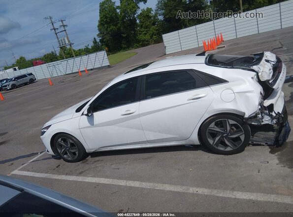 5NPLN4AG5NH066877 2022 HYUNDAI ELANTRA White 