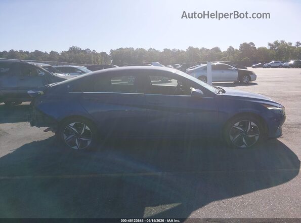 5NPLN4AG5NH067205 2022 HYUNDAI ELANTRA Blue Սալոնի հետևի տեսք