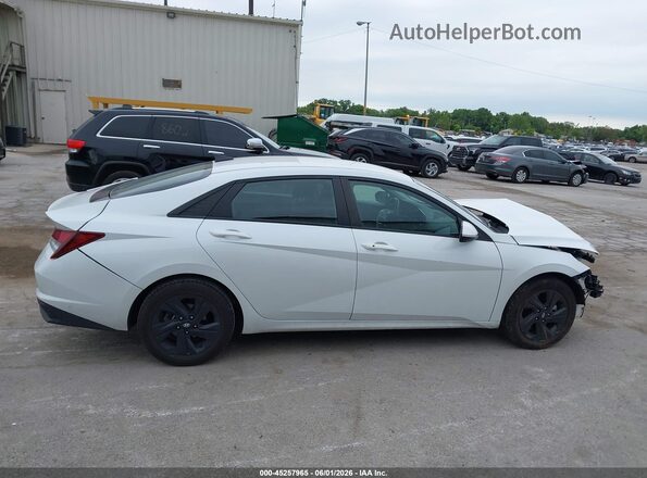 5NPLS4AG1MH000575 2021 HYUNDAI ELANTRA White Rear interior view