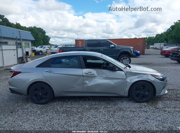 5NPLS4AG1MH009714 2021 HYUNDAI ELANTRA Silver Widok wnętrza z tyłu