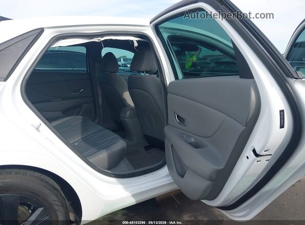 5NPLS4AG3NH062576 2022 HYUNDAI ELANTRA White 