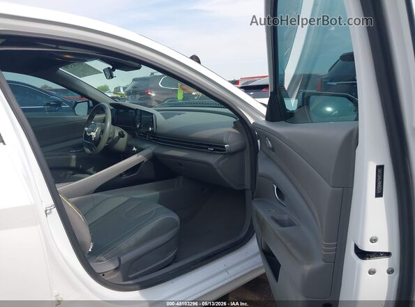 5NPLS4AG3NH062576 2022 HYUNDAI ELANTRA White 