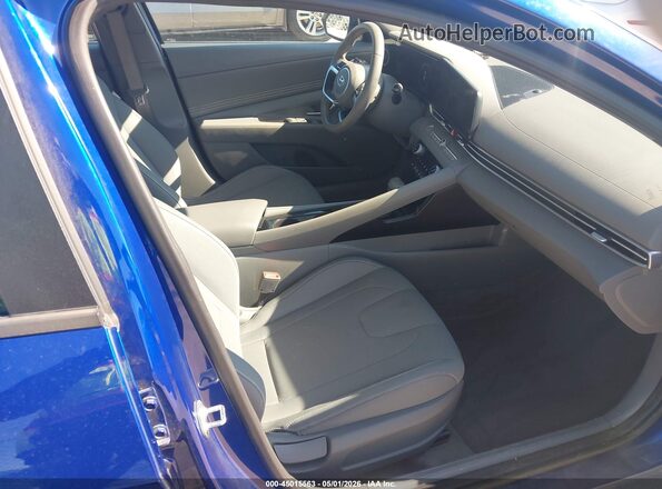 5NPLS4AG4PH091314 2023 HYUNDAI ELANTRA Blue Widok wnętrza z przodu