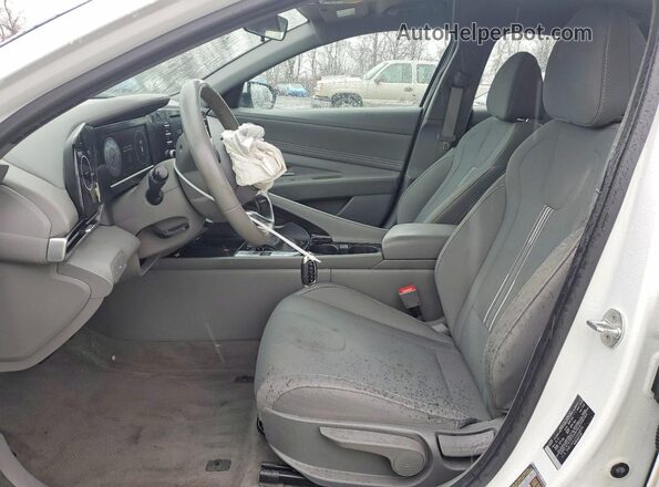 5NPLS4AG5NH068136 2022 HYUNDAI ELANTRA White 
