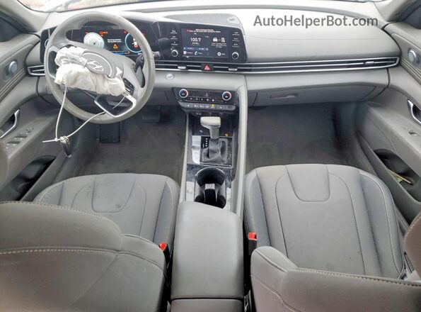 5NPLS4AG5NH068136 2022 HYUNDAI ELANTRA White 