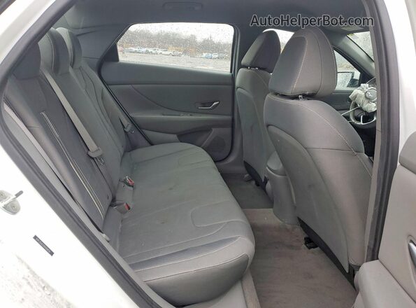 5NPLS4AG5NH068136 2022 HYUNDAI ELANTRA White 
