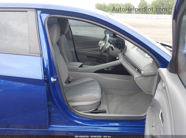 5NPLS4AG8PH105926 2023 HYUNDAI ELANTRA Blue Front interior view