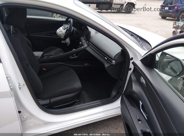 5NPLS4AGXPH102784 2023 HYUNDAI ELANTRA White Սալոնի դիմացի տեսք