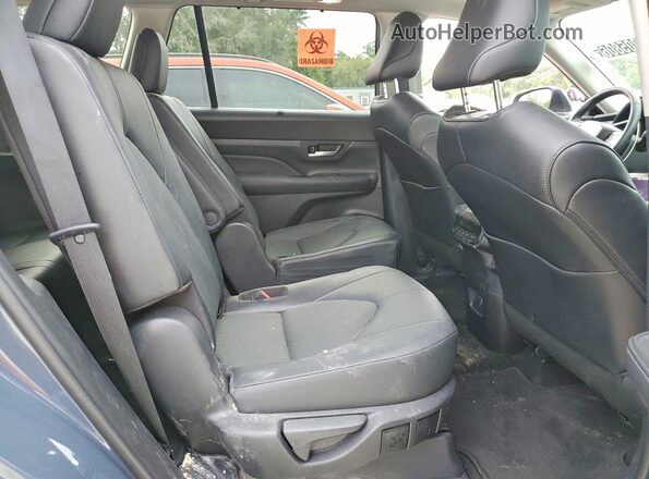 5TDAAAA53SS026111 2025 TOYOTA GRAND Gray Вид задньої частини салону
