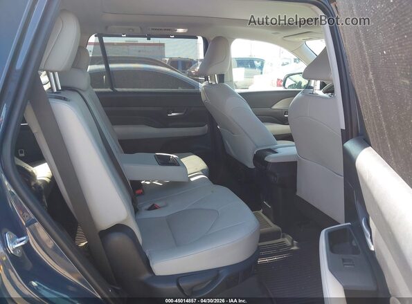 5TDAAAB50SS077645 2025 TOYOTA LE Gray VIN կոդի պիտակի տեսք