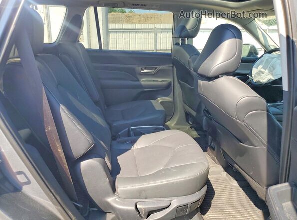 5TDAAAB54SS094612 2025 TOYOTA GRAND Gray Widok wnętrza z tyłu