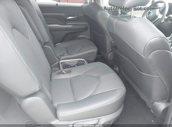 5TDAAAB55SS073364 2025 TOYOTA LIMITED White VIN sticker view