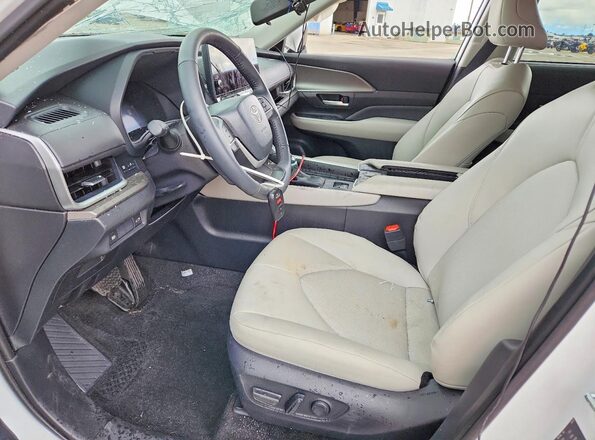 5TDAAAB59TS107596 2026 TOYOTA GRAND White 