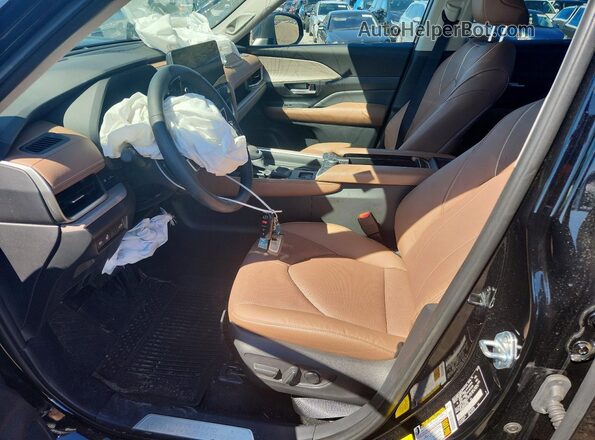 5TDAAAB5XSS097109 2025 TOYOTA GRAND Black Widok wnętrza z przodu