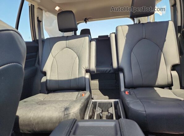 5TDACAB53TS074864 2026 TOYOTA GRAND Blue Vista de los asientos traseros