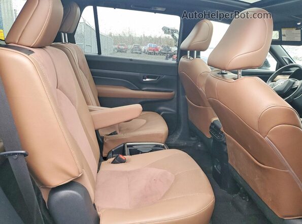 5TDADAB54RS007664 2024 TOYOTA LIMITED Blue უკანა სალონის ხედი