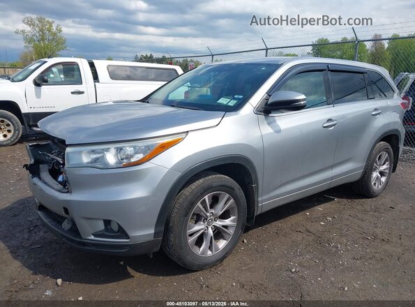 5TDBKRFH2GS274635 2016 TOYOTA LE Серебряный Передняя левая четверть