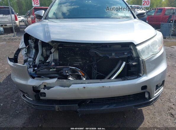 5TDBKRFH2GS274635 2016 TOYOTA LE Серебряный Вид спереди
