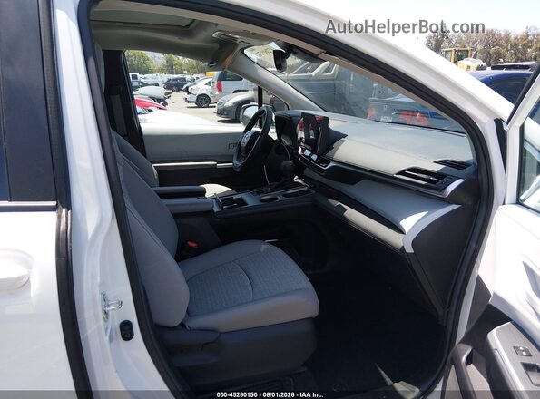 5TDBRKEC0SS261707 2025 TOYOTA SIENNA White Вид салону спереду